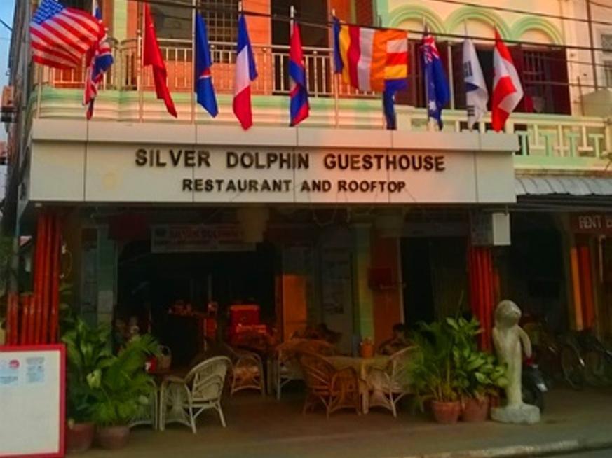Silver Dolphin Guesthouse & Restaurant Kratie Exteriör bild